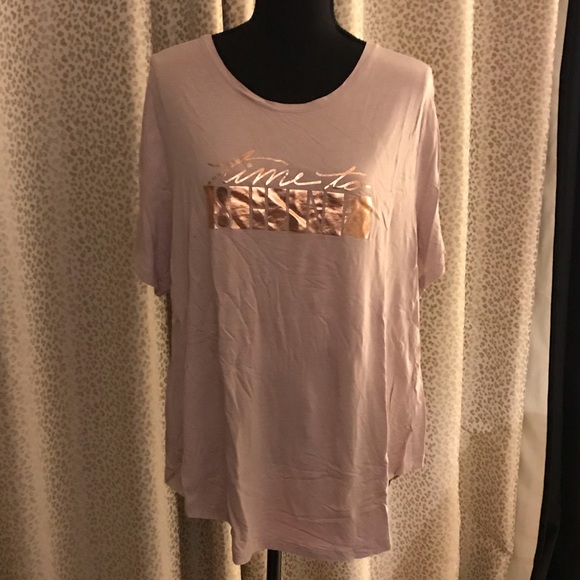 Old Navy Tops - Old Navy SUPER SOFT T Shirt w/ Shiny Gold Saying ✨